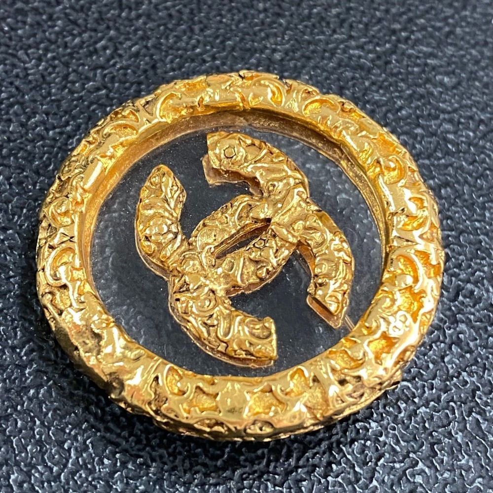 CHANEL Gold Brooch - Picture 14 of 14